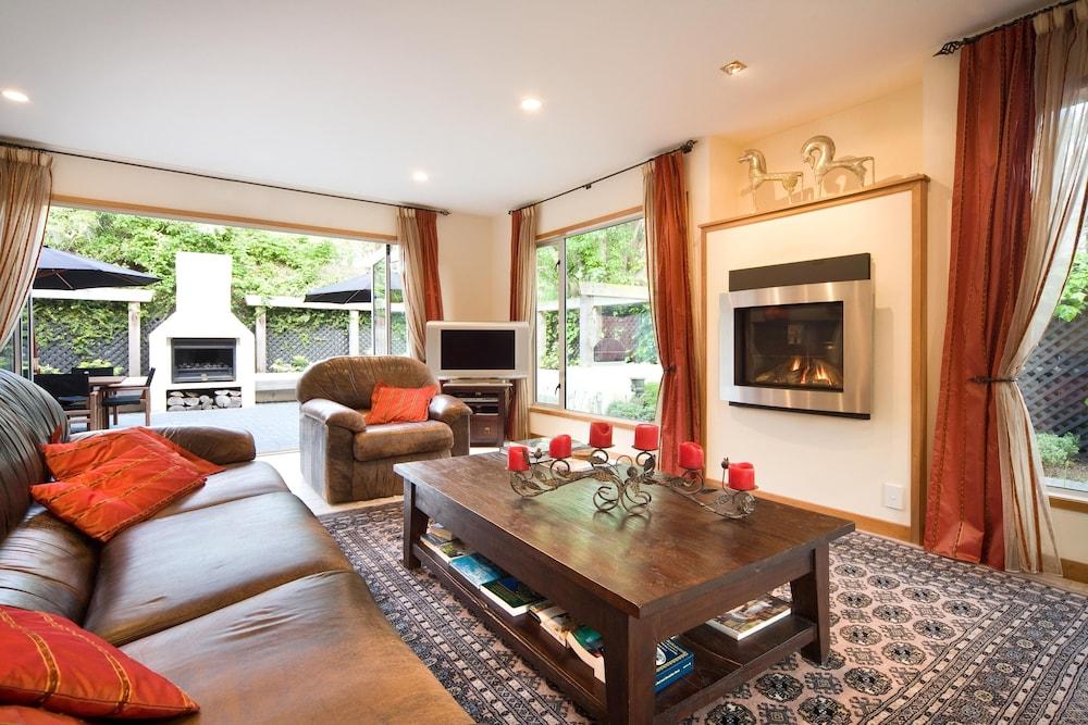 The Classic Villa Christchurch Exterior photo