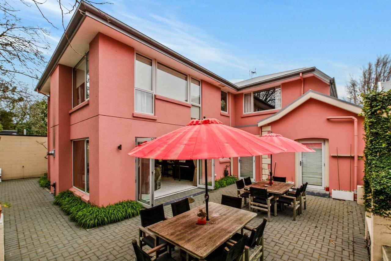 The Classic Villa Christchurch Exterior photo