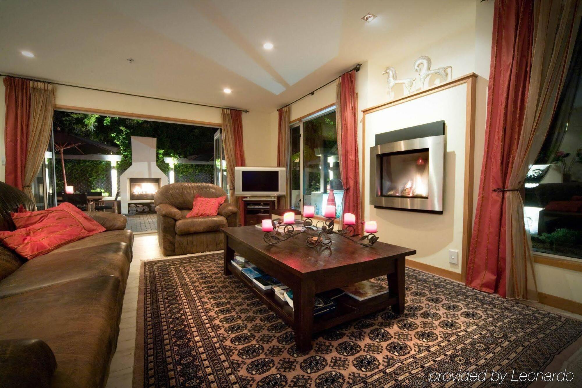 The Classic Villa Christchurch Exterior photo